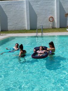 Usuarios/as de ASPACE Granada en distintas actividades realizadas gracias al programa de Respiro Familiar